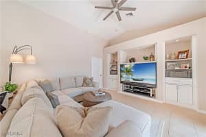 1032 Tivoli Ln, Naples