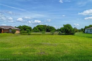 2395 45th Ave Ne, Naples