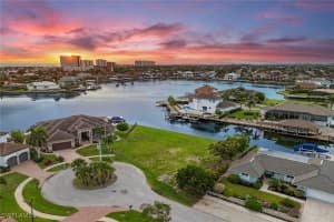1020 Dill Ct, Marco Island