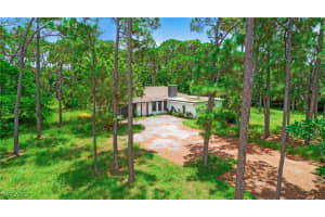 6640 Trail Blvd, Naples