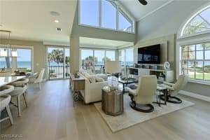 143 Barefoot Cir 5, Bonita Springs