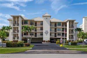 1000 Swallow Ave 12, Marco Island
