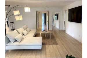 576 Retreat Dr 201, Naples
