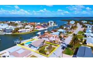 35 Fairview Blvd, Fort Myers Beach