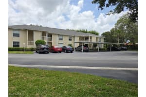 605 Squire Cir 203, Naples
