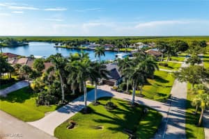 123 Newport Dr, Naples