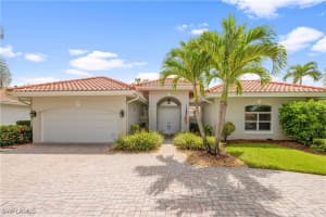 222 Monterey Dr, Naples
