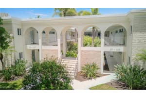 255 3rd Ave S 255, Naples