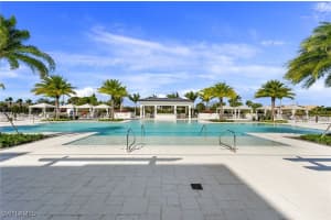 1111 Central 417s, Naples