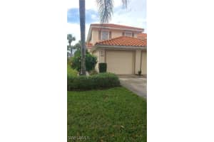 445 Robin Hood Cir 201, Naples