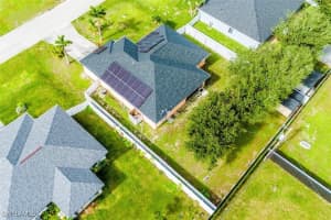 501 Ne 24th Ter, Cape Coral