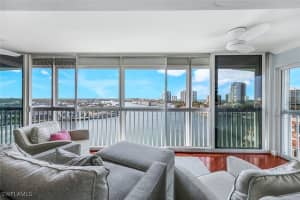 250 Park Shore Dr 803, Naples