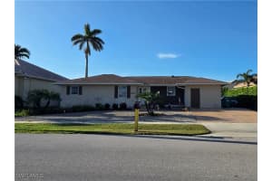 1207 Martinique Ct, Marco Island