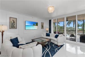 1060 Borghese Ln 204, Naples