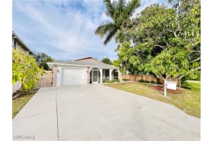 671 94th Ave N, Naples