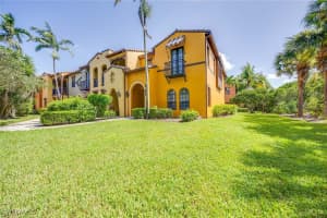 9134 Chula Vista St 125, Naples