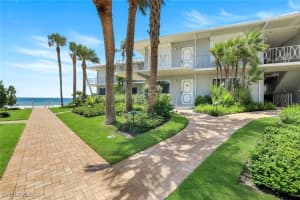 1851 Gulf Shore Blvd. N. 15, Naples