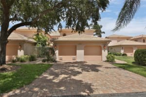 526 Lake Louise Cir 4-403, Naples
