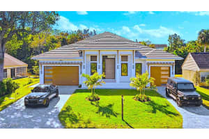 1364 Cypress Woods Dr, Naples