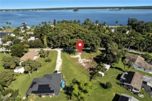4364 Cypress Ln, Fort Myers