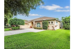 9560 Cedar Creek Dr, Bonita Springs