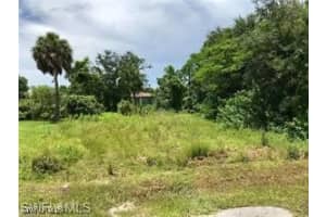 4604 Acadia Ln, Naples