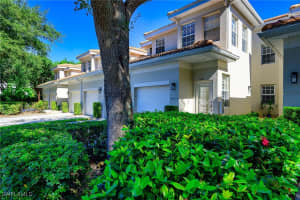 3048 Horizon Ln 1106, Naples