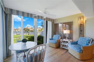 355 Park Shore Dr 1-114, Naples