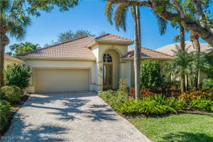 23188 Oakglen Ln, Estero