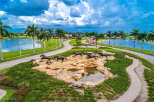 8902 Shenendoah Cir, Naples