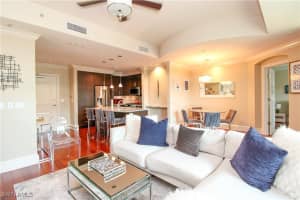 9123 Strada Pl 7410, Naples