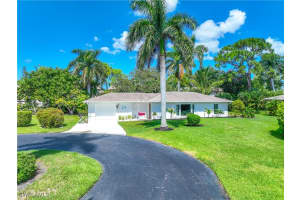 24 Rivard Rd, Naples