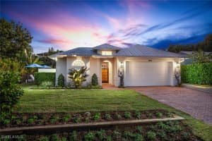 1216 Cypress Woods Dr, Naples