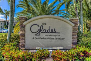 581 Teryl Rd 5, Naples