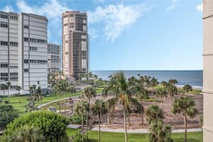 4551 Gulf Shore Blvd N 605, Naples