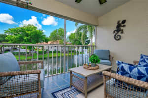 2460 Old Groves Rd E201, Naples