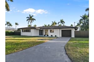 112 Bayshore Dr, Cape Coral