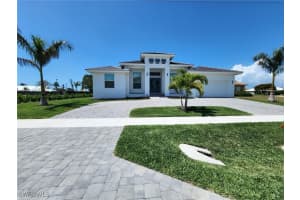 108 Gulfstream St, Marco Island