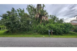 Venetia Ave, North Port