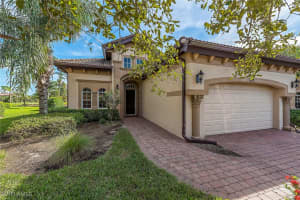 7812 Valencia Ct, Naples