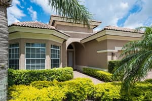 6101 Dogleg Dr, Naples