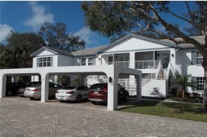 847 Tanbark Dr 101, Naples