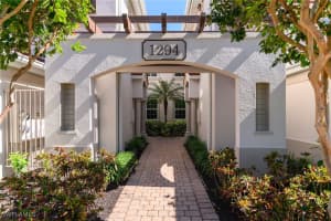 1294 Rialto Way 202, Naples