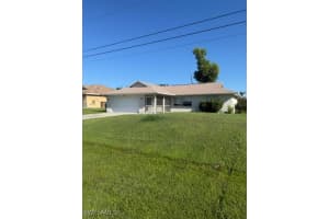 825 Sw 37th Ter, Cape Coral