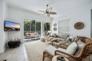 700 Bentwater Cir 104, Naples