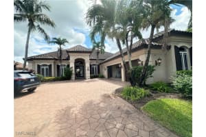 8411 Mallow Ln, Naples