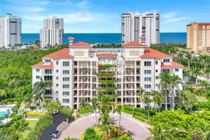 8720 Bay Colony Dr 404, Naples