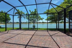 14940 Edgewater Cir, Naples