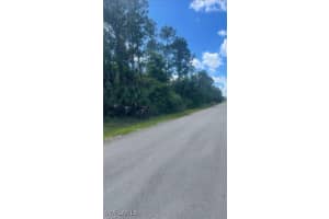  25th St Sw, Naples