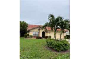 293 Kings Way, Naples